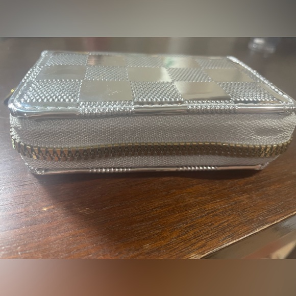 Shiny checkered accordion silver card holder - Picture 3 of 9